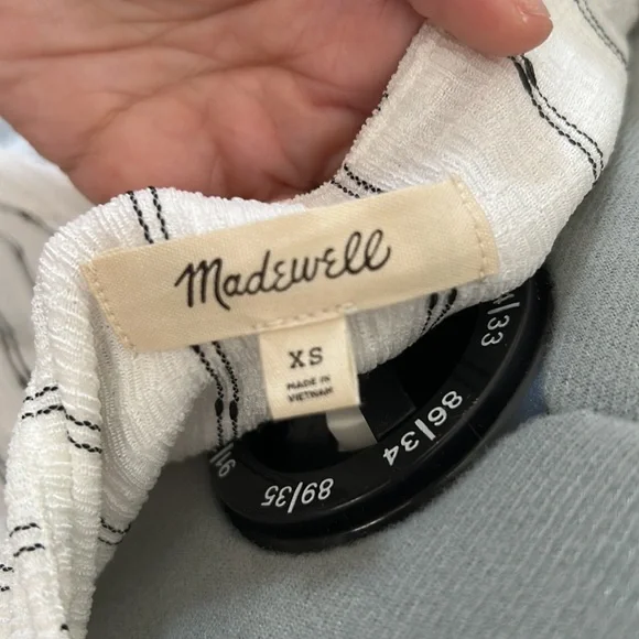 Madewell Blouse with Puff Sleeves - Picture 5 of 6